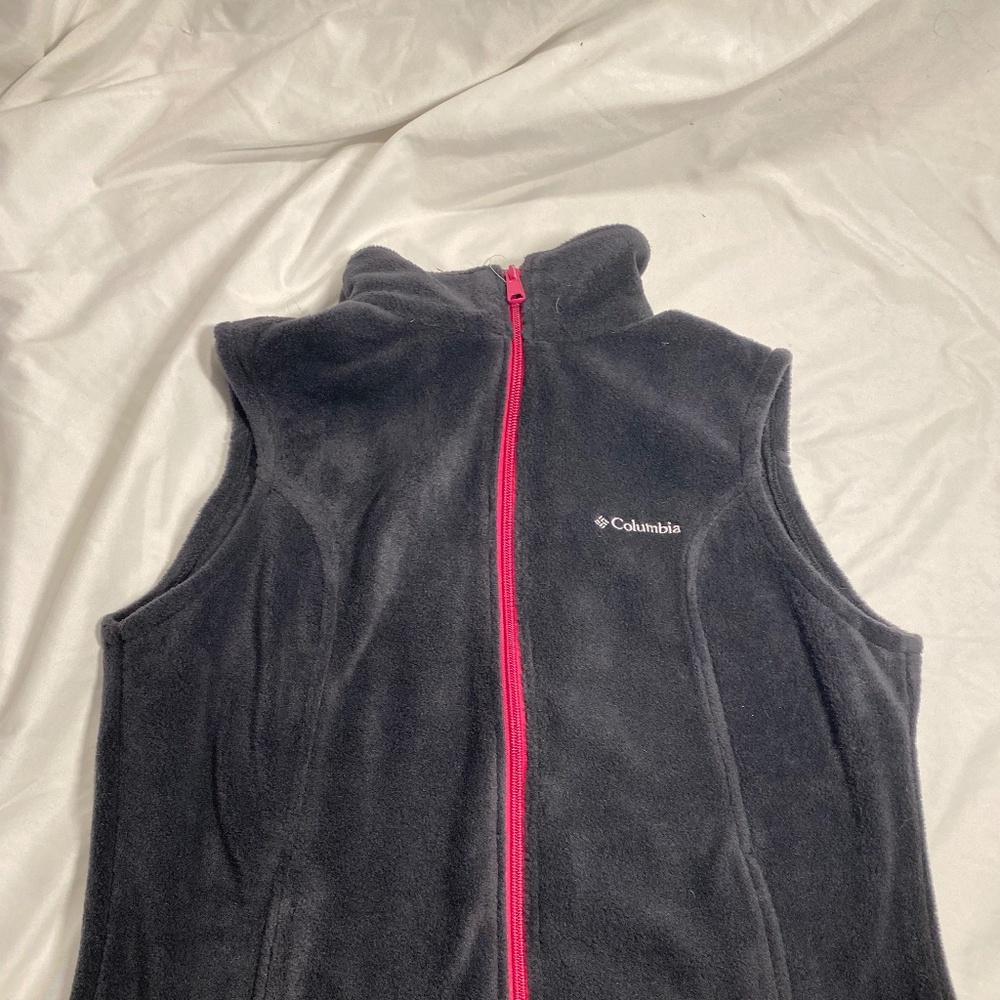 New Women’s Columbia Sleeveless Plush vest